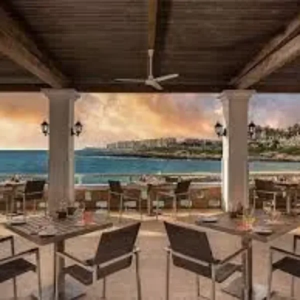 Open Waters Restaurant, Beach Garden Hotel
