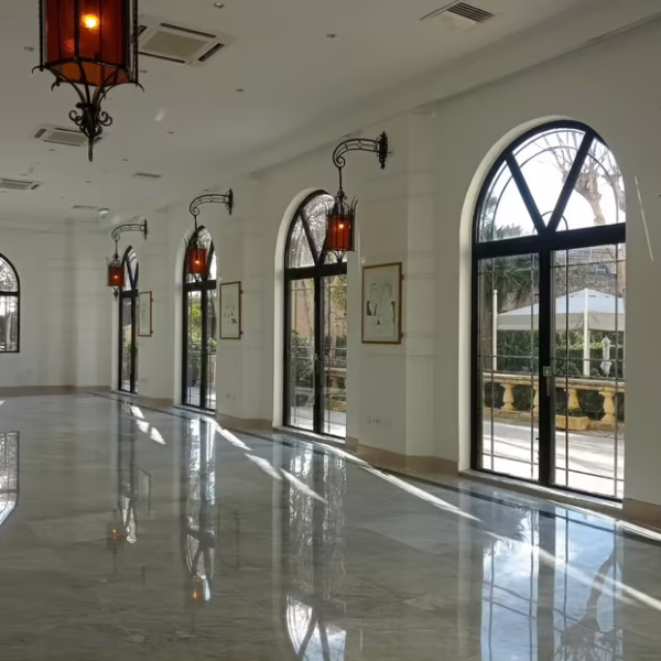 The Maryanski Porch, Phoenicia Hotel