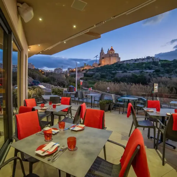 One80 Kitchen and Lounge