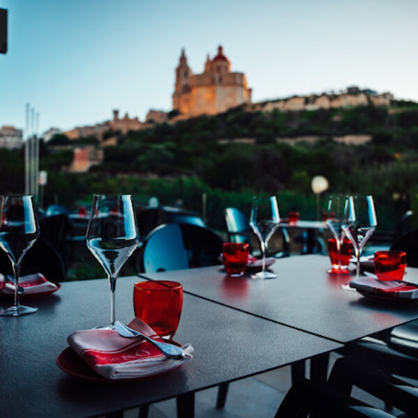 One80 Kitchen and Lounge